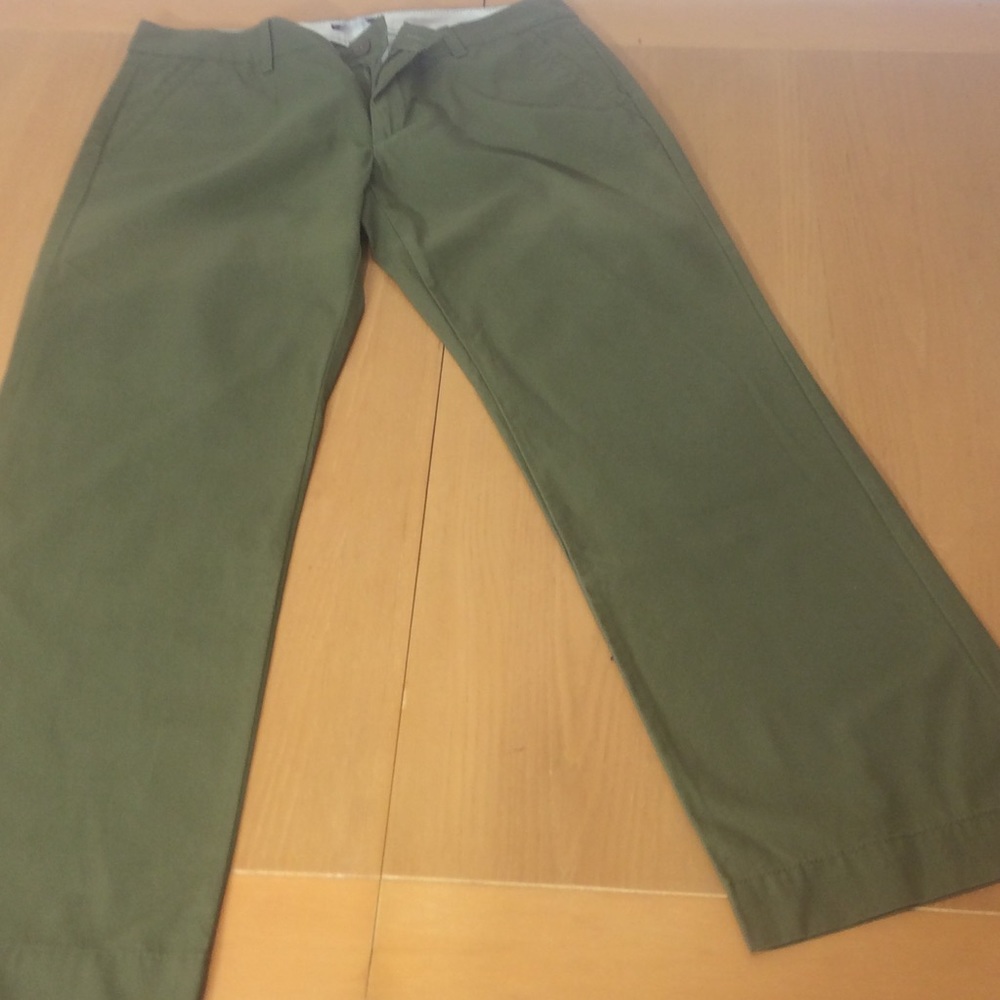 Gap Khaki olive green chino pants